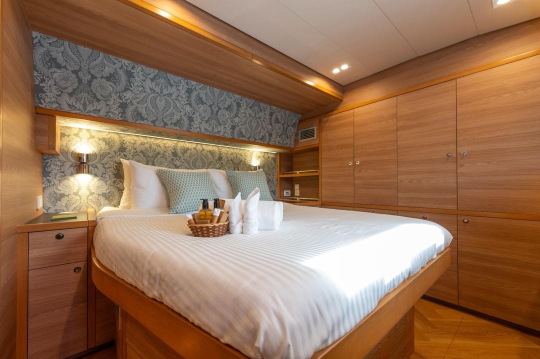 Dayang Mastura Luxury Yacht Charter — Private Cruise in Langkawi